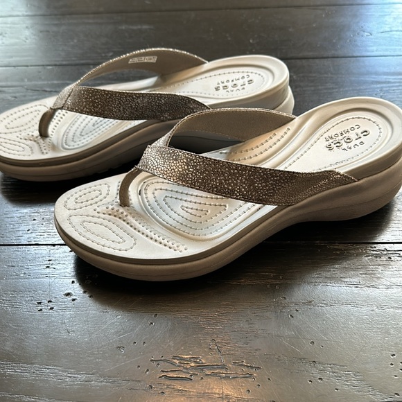 Crocs Silver Dual Comfort Size 9 - Picture 4 of 6